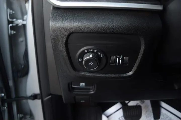 $25500 : Jeep Grand Cherokee L 2021 4 image 7