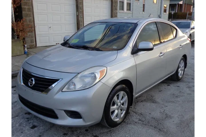 $6450 : 2014 Versa 1.6 SV image 2