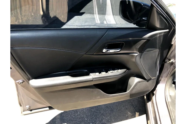 $15990 : 2017 Accord Sport CVT image 9