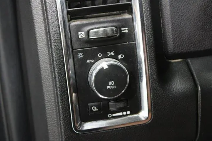 $18982 : Ram 1500 2016 4x4 Laramie Li image 8