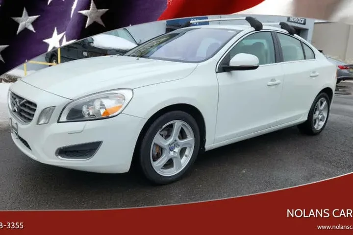 $8295 : 2013 S60 T5 Platinum image 2