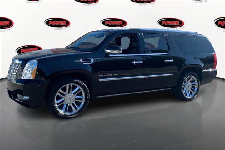 $23795 : Used 2014 Escalade ESV AWD 4d image 8