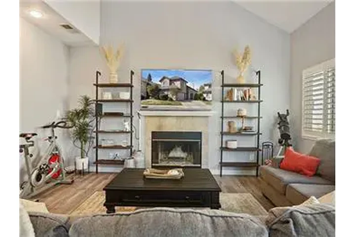 $2900 : Rental property with 3 bedro image 10