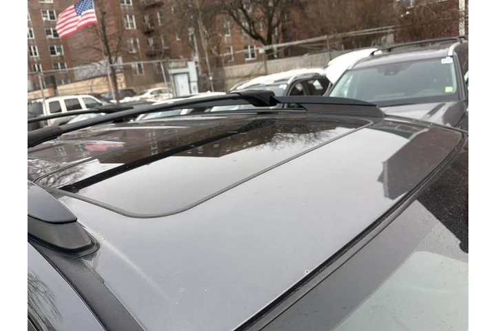 $16990 : Toyota RAV4 2018 AWD Adventu image 9