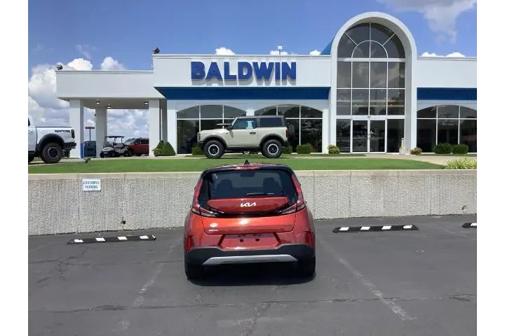 $20950 : Kia Soul 2023 LX 4dr Crossov image 6