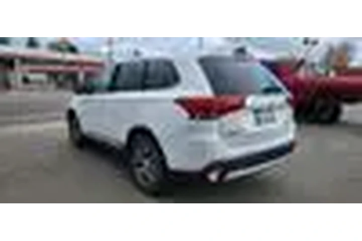 $9995 : 2017 Outlander image 9