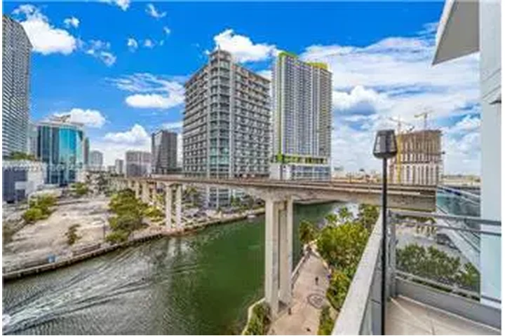 $5500 : Rental property with 3 bedro image 1