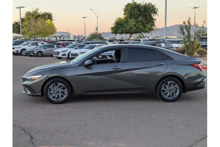 $18990 : Hyundai ELANTRA 2024 SEL 4dr image 7