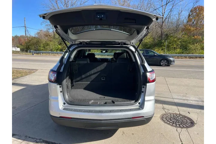 $5995 : 2015 Traverse LT image 8