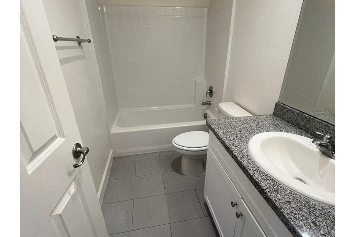 $2350 : Dreeam townhouse-styled image 6