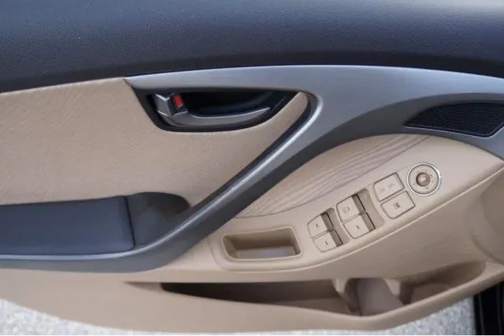 $3554 : Hyundai ELANTRA 2013 GLS 4dr image 9