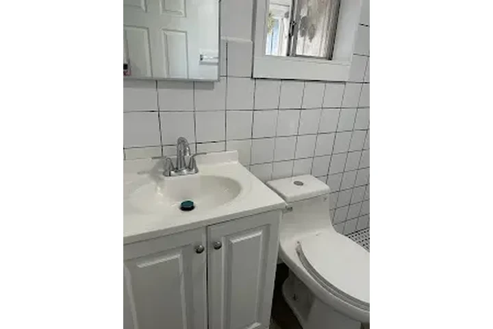 DUPLEX EN EAST L.A. image 2