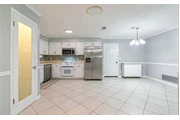 $2000 : Modern 3 bedroom and 2 bath thumbnail