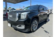 2015 GMC Yukon Denali thumbnail