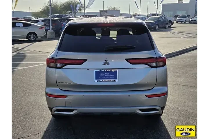 $23900 : Mitsubishi Outlander 2024 SE image 6