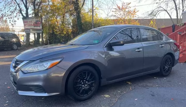 $5800 : 2016 Altima 2.5 S image 4