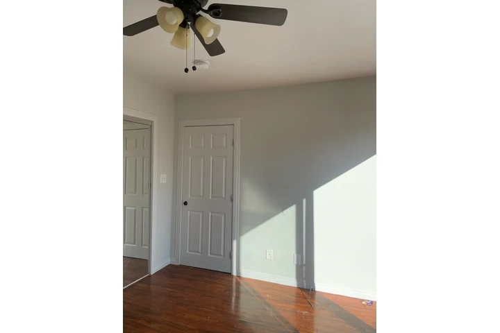 $950 : Cuarto de renta image 1