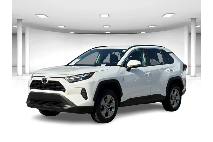$24771 : Toyota RAV4 2024 XLE 4dr SUV image 2