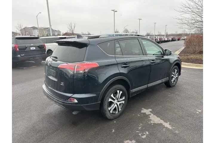$18000 : Toyota RAV4 2017 AWD LE 4dr image 6