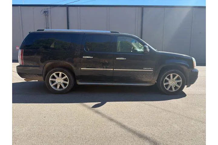 $9995 : GMC Yukon XL 2013 4x2 Denali image 6