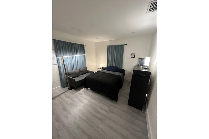 $1000 : Se Renta Habitación Privada image 1