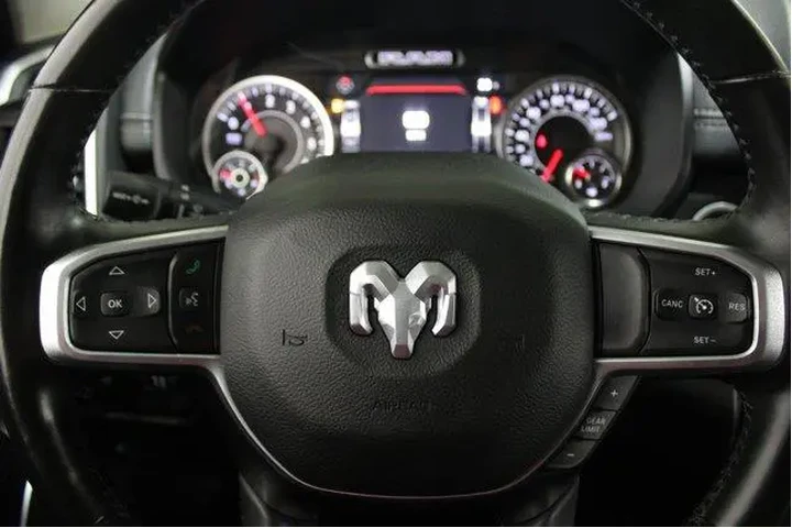 $39918 : Ram 1500 2022 4x4 Laramie 4d image 8