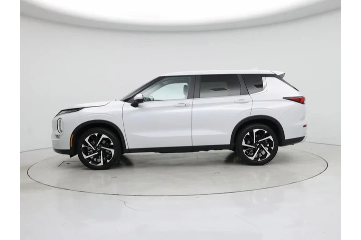 $26998 : Mitsubishi Outlander 2024 SE image 3