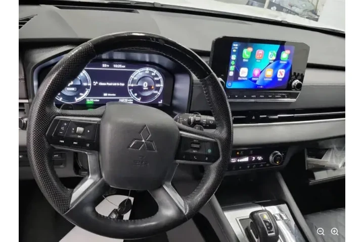 $31750 : 2023 Outlander PHEV SEL image 5