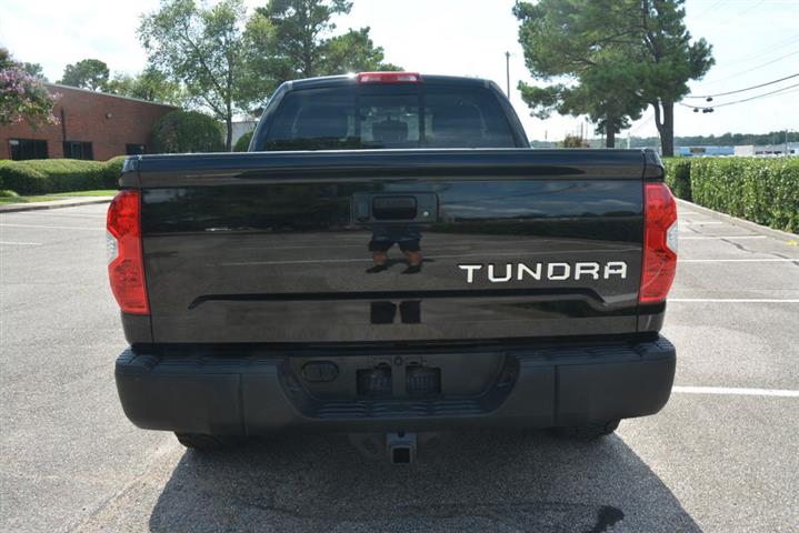 2017 Tundra SR5 image 8