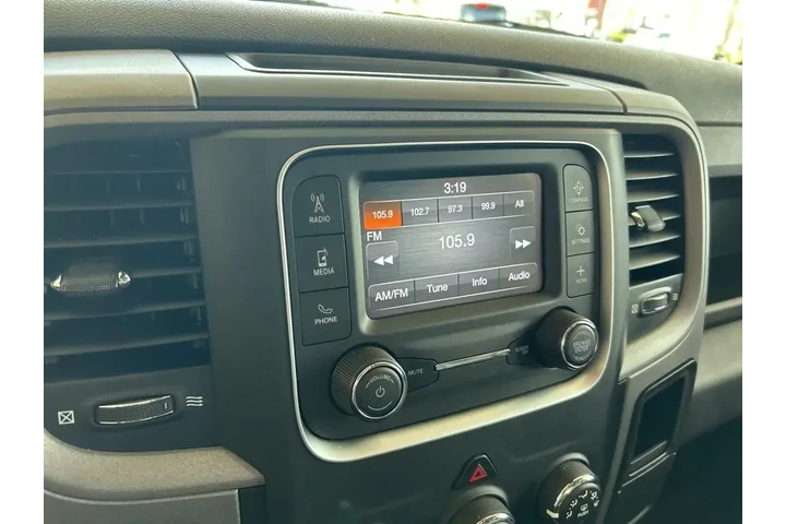 $25159 : Ram 1500 Classic 2023 4x2 Tr image 7