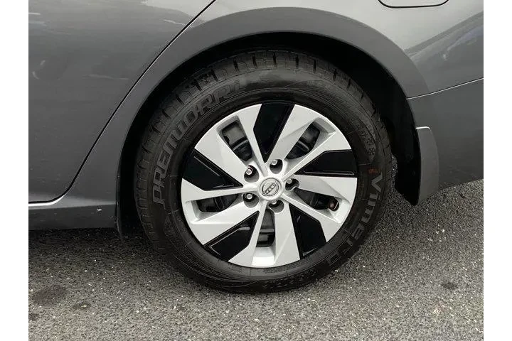 $20250 : Nissan Altima 2025 2.5 S 4dr image 9