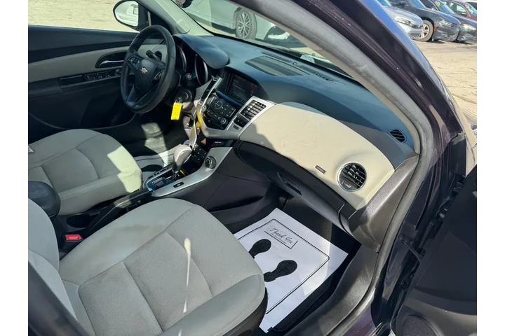 $5980 : 2015 Cruze 4dr Sdn Auto 1LT image 9