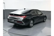 $20889 : Hyundai ELANTRA 2024 SEL 4dr thumbnail