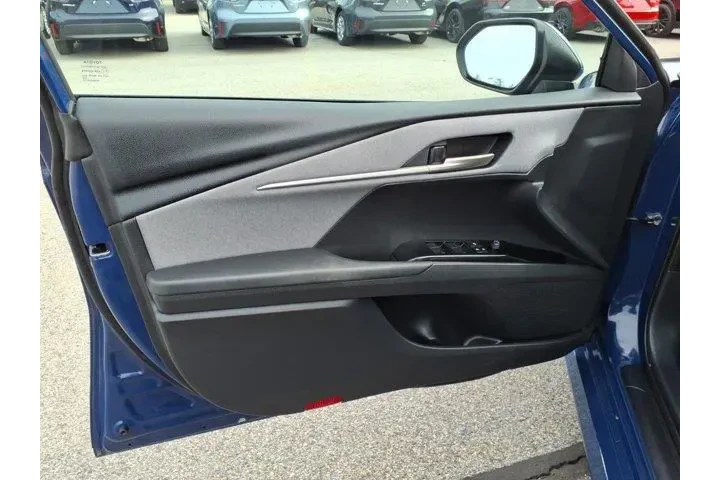 $29950 : Toyota Camry 2025 AWD SE 4dr image 9