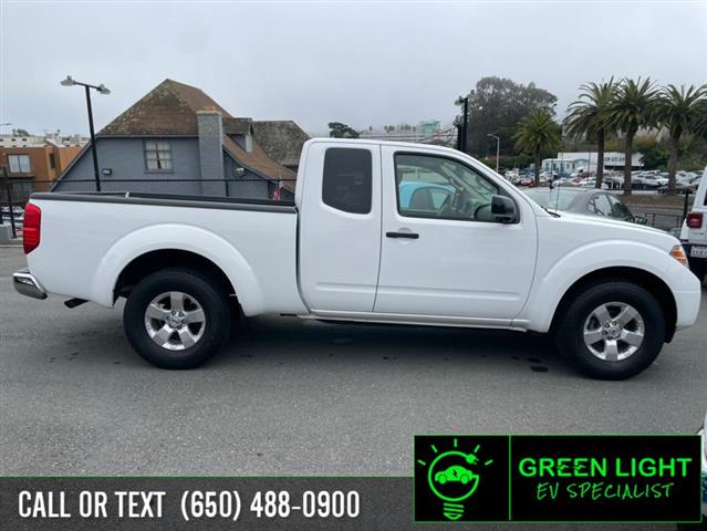 $13900 : Used 2012 Frontier SV King Ca image 4