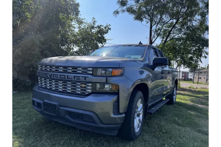 $25495 : 2020 Silverado 1500 Custom image 2