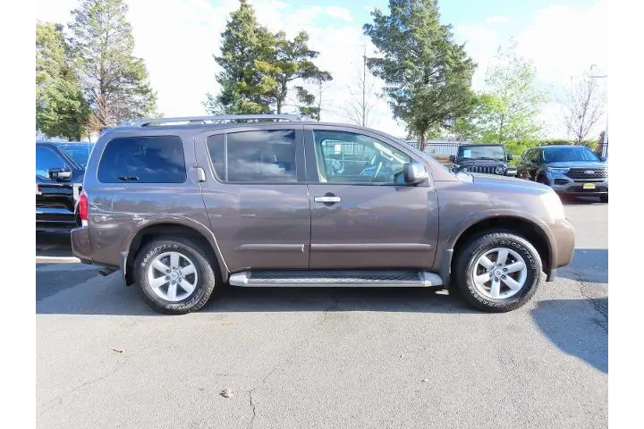 $10000 : Nissan Armada 2014 4x4 SV 4d image 4