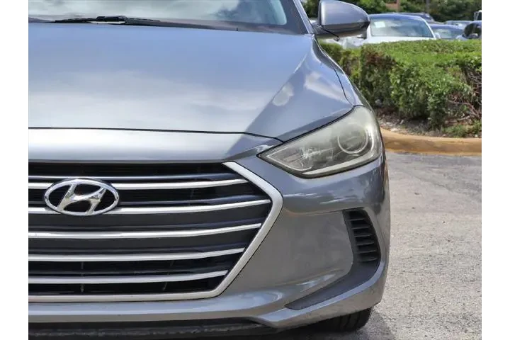$9290 : Hyundai ELANTRA 2017 SE 4dr image 9