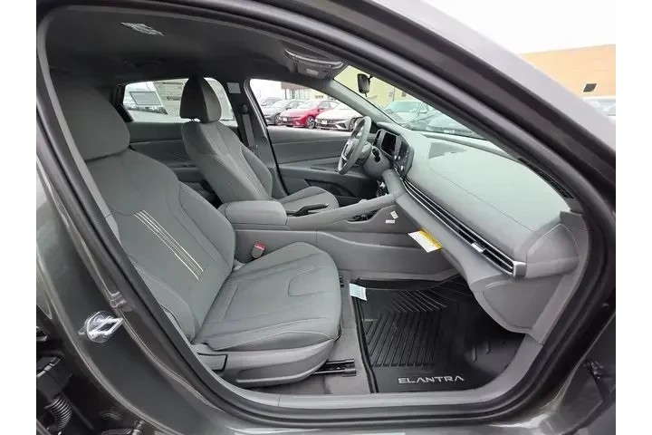 $20500 : Hyundai ELANTRA 2025 SEL Spo image 10
