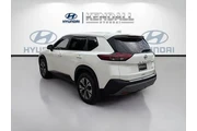 $18888 : Nissan Rogue 2023 SV 4dr Cro thumbnail