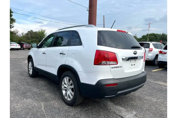 $7495 : 2011 Sorento LX image 8