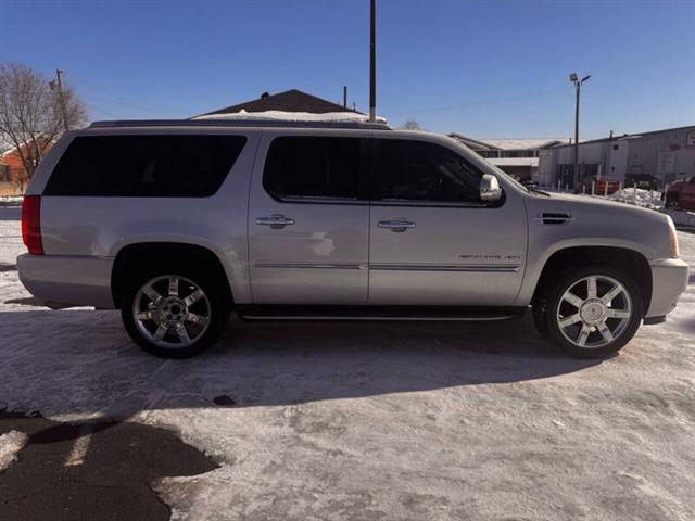 $10892 : 2011 Escalade ESV Luxury image 7