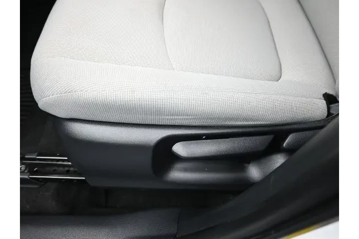 $23991 : Toyota Corolla Cross 2022 LE image 8