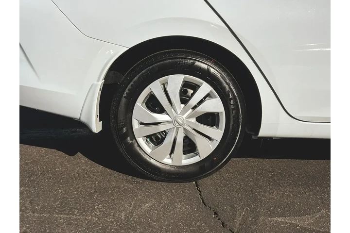 $20477 : Nissan Versa 2025 S 4dr Seda image 4