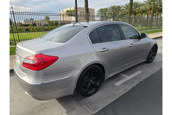 $9950 : 2012 Genesis image 7