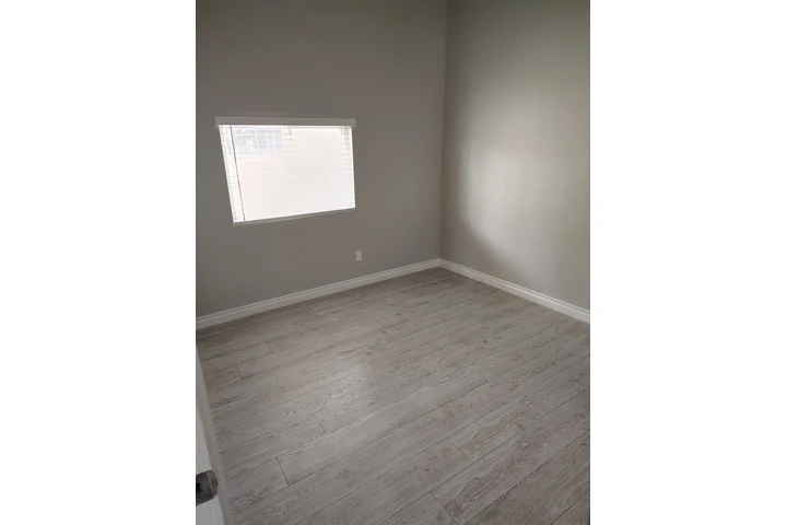$1050 : Renta de Master Bedroom image 2