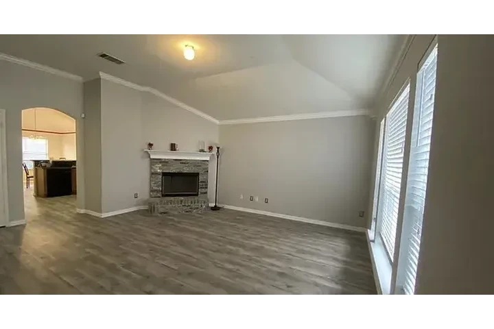$1200 : RENT AVAILABLE NOW DALLAS TX image 7