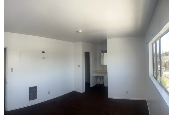 $920 : Cuartos de renta en una casa image 9