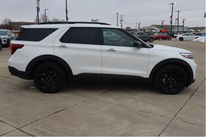 $35990 : Ford Explorer 2023 AWD ST-Li image 4