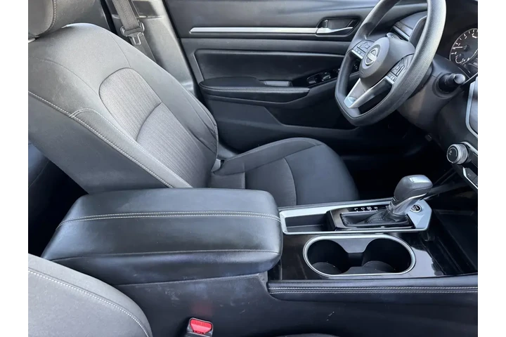 $16934 : Nissan Altima 2023 2.5 SV 4d image 6